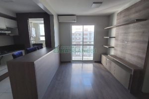 Apto Mobiliado com 81m², 3 dormitórios, 2 vagas, no bairro De Lazzer em Caxias do Sul para Comprar