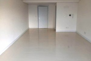 Sala com 42m², no bairro Panazzolo em Caxias do Sul para Comprar