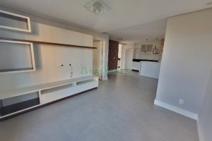 Apartamento com 81m², 2 dormitórios, 2 vagas, no bairro Vila Horn em Caxias do Sul para Comprar
