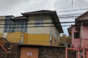 Casa com 200m², 3 dormitórios, 2 vagas, no bairro Rio Branco em Caxias do Sul para Comprar