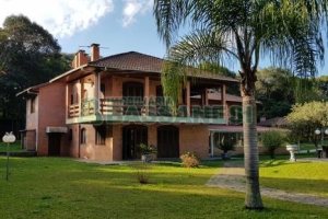 Chácara com 20000m², 8 dormitórios, no bairro Nossa Senhora da Saúde em Caxias do Sul para Alugar ou Comprar