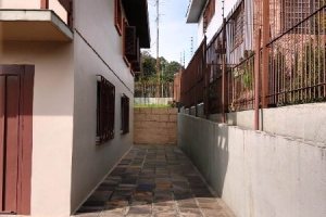 Casa com 200m², 3 dormitórios, 3 vagas, no bairro Madureira em Caxias do Sul para Comprar