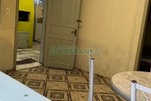 Casa Mobiliada com 38m², 2 dormitórios, no bairro Kayser em Caxias do Sul para Comprar