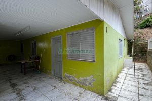 Casa Mobiliada com 38m², 2 dormitórios, no bairro Kayser em Caxias do Sul para Comprar