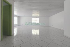 Sala com 88m², no bairro Centro em Caxias do Sul para Alugar