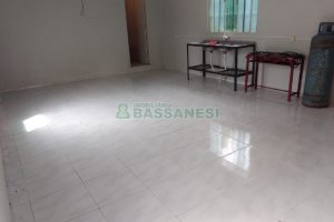 Casa com 125m², 2 dormitórios, 1 vaga, no bairro Charqueadas em Caxias do Sul para Comprar