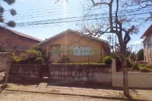 Casa com 100m², 3 dormitórios, 4 vagas, no bairro Santa Catarina em Caxias do Sul para Comprar