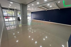 Loja com 170m², no bairro São Pelegrino em Caxias do Sul para Alugar