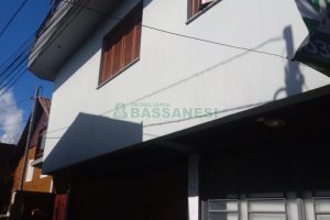 Casa com 313m², 3 dormitórios, 3 vagas, no bairro Rio Branco em Caxias do Sul para Comprar