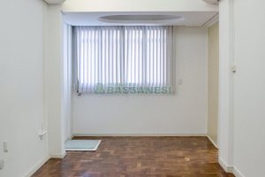 Sobreloja com 47m², no bairro Centro em Caxias do Sul para Alugar ou Comprar