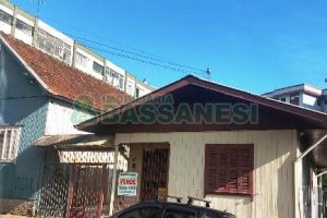 Casa com 100m², 5 dormitórios, no bairro Centro em Caxias do Sul para Comprar