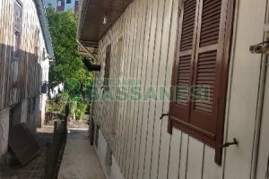 Casa com 100m², 5 dormitórios, no bairro Centro em Caxias do Sul para Comprar
