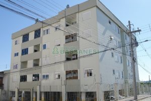 Apartamento com 70m², 2 dormitórios, 2 vagas, no bairro Charqueadas em Caxias do Sul para Comprar