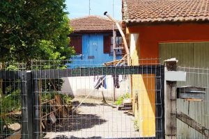 Casa com 35m², 2 dormitórios, no bairro Floresta em Caxias do Sul para Comprar