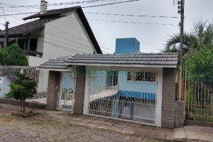 Casa com 268m², 3 dormitórios, 4 vagas, no bairro São Leopoldo em Caxias do Sul para Comprar