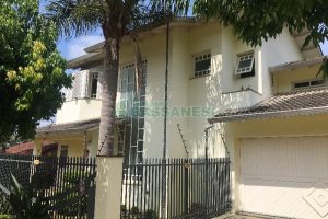 Casa com 315m², 3 dormitórios, 1 vaga, no bairro Centro em São Marcos para Comprar