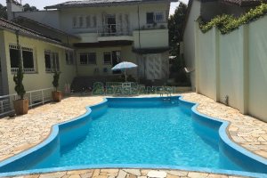 Casa com 315m², 3 dormitórios, 1 vaga, no bairro Centro em São Marcos para Comprar