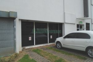 Loja com 52m², 2 vagas, no bairro Panazzolo em Caxias do Sul para Comprar