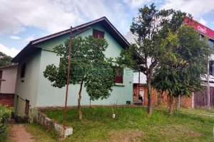 Casa com 100m², 3 dormitórios, 1 vaga, no bairro Santa Catarina em Caxias do Sul para Comprar