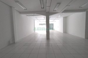 Loja com 250m², 1 vaga, no bairro Pio X em Caxias do Sul para Alugar