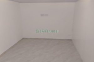 Casa com 45m², 1 dormitório, no bairro Universitário em Caxias do Sul para Alugar