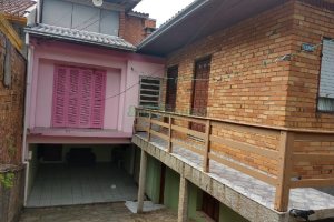 Casa com 200m², 3 dormitórios, 1 vaga, no bairro Jardim América em Caxias do Sul para Comprar