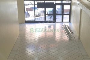 Loja com 415m², 2 vagas, no bairro Centro em Caxias do Sul para Alugar