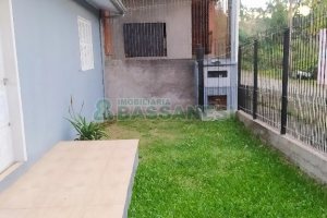 Casa com 62m², 2 dormitórios, 1 vaga, no bairro Cidade Nova em Caxias do Sul para Alugar