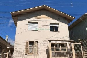 Casa com 100m², 2 dormitórios, no bairro Rio Branco em Caxias do Sul para Alugar