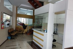 Loja com 713m², 10 vagas, no bairro Pio X em Caxias do Sul para Comprar