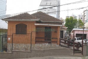Casa com 140m², 4 dormitórios, 2 vagas, no bairro São Pelegrino em Caxias do Sul para Comprar