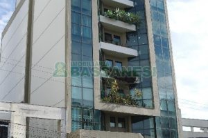 Sala com 57m², no bairro Centro em Caxias do Sul para Alugar ou Comprar