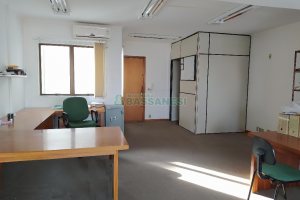 Sala com 57m², no bairro Centro em Caxias do Sul para Alugar ou Comprar