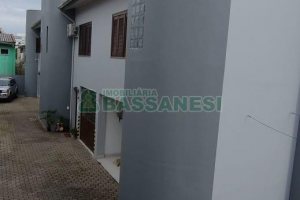 Casa com 102m², 3 dormitórios, 2 vagas, no bairro Interlagos em Caxias do Sul para Comprar