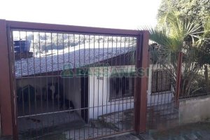 Casa com 80m², 2 dormitórios, 1 vaga, no bairro Planalto em Caxias do Sul para Comprar