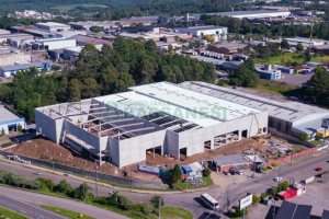 Pavilhão com 3303m², no bairro Cidade Nova em Caxias do Sul para Alugar