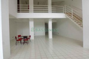 Loja com 692m², 13 vagas, no bairro Centro em Caxias do Sul para Alugar