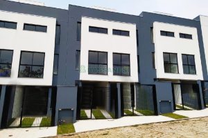 Sobrado com 86m², 2 dormitórios, 2 vagas, no bairro Nossa Senhora da Saúde em Caxias do Sul para Comprar