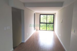 Sobrado com 86m², 2 dormitórios, 2 vagas, no bairro Nossa Senhora da Saúde em Caxias do Sul para Comprar