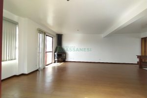 Apartamento com 189m², 3 dormitórios, 2 vagas, no bairro Centro em Caxias do Sul para Comprar