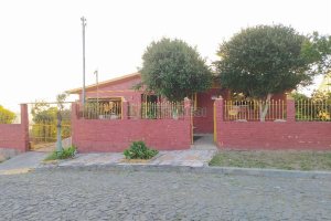 Casa com 108m², 3 dormitórios, 1 vaga, no bairro Santa Corona em Caxias do Sul para Comprar