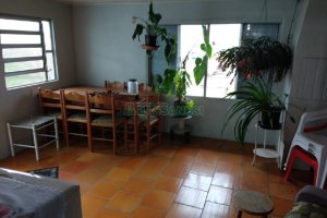 Casa com 80m², 5 dormitórios, 2 vagas, no bairro Universitário em Caxias do Sul para Comprar