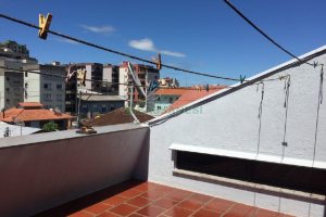 Casa com 239m², 3 dormitórios, 2 vagas, no bairro Rio Branco em Caxias do Sul para Comprar