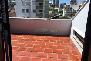 Casa com 239m², 3 dormitórios, 2 vagas, no bairro Rio Branco em Caxias do Sul para Comprar