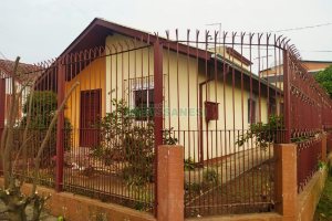 Casa com 60m², 5 dormitórios, 1 vaga, no bairro Santa Lúcia em Caxias do Sul para Comprar