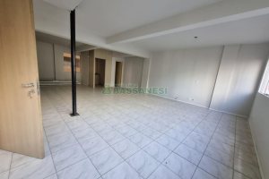 Sala com 75m², 1 vaga, no bairro Centro em Caxias do Sul para Alugar ou Comprar
