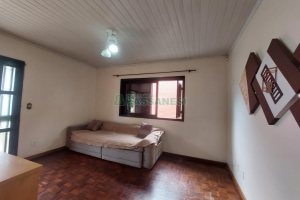 Casa com 70m², 4 dormitórios, 3 vagas, no bairro Marechal Floriano em Caxias do Sul para Comprar