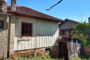 Casa com 100m², 3 dormitórios, 1 vaga, no bairro Panazzolo em Caxias do Sul para Comprar
