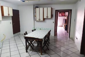 Casa com 165m², 3 dormitórios, 3 vagas, no bairro Charqueadas em Caxias do Sul para Comprar