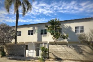 Casa Comercial com 254m², 8 dormitórios, 3 vagas, no bairro Jardim América em Caxias do Sul para Alugar